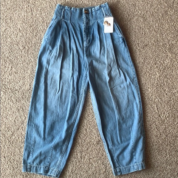 Free People High Waisted Pleated Jeans - Picture 2 of 5